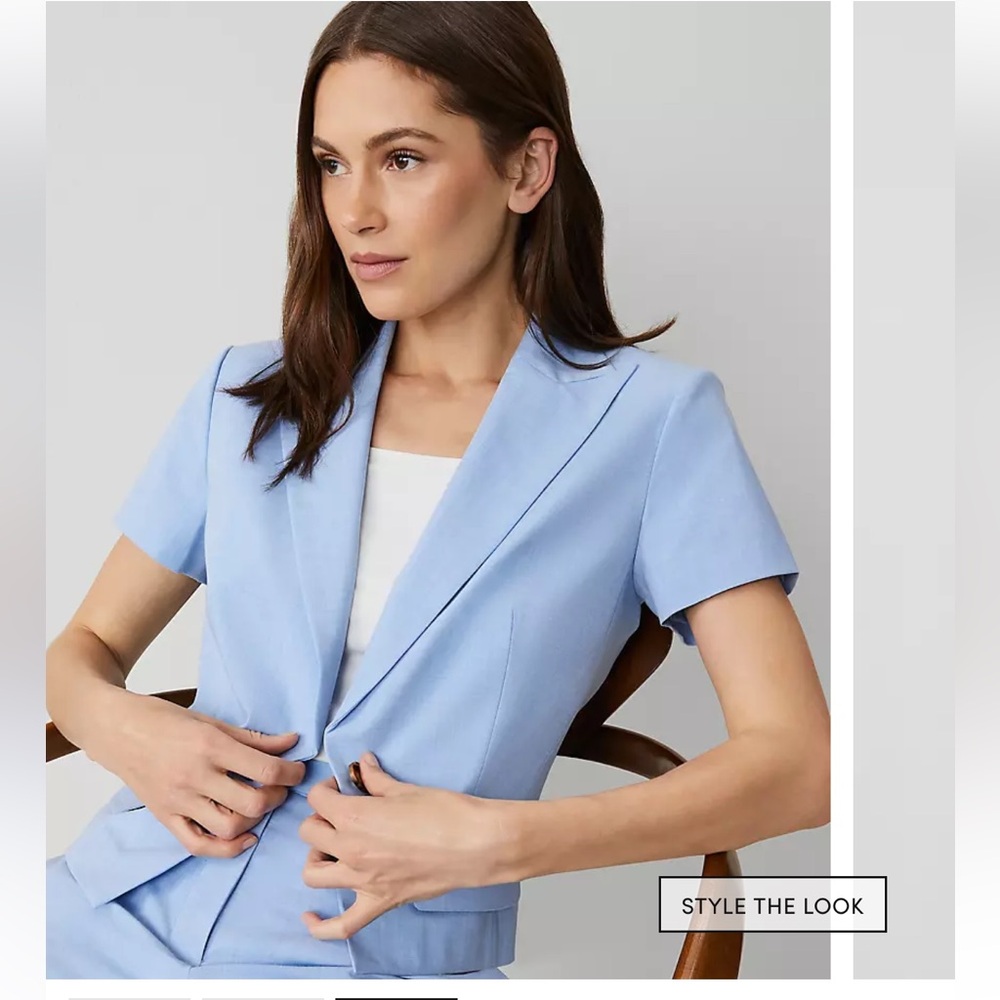 Ann Taylor The Short-Sleeve Blazer light blue size 10